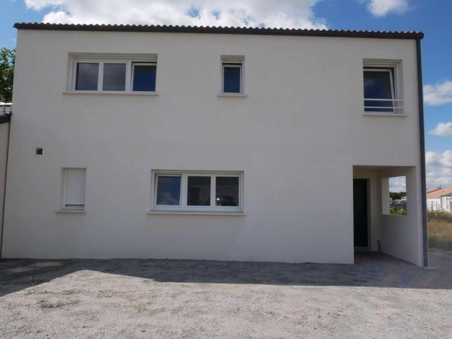 Studio Lumineux Avec Terrasse La Roche-sur-Yon Exterior photo